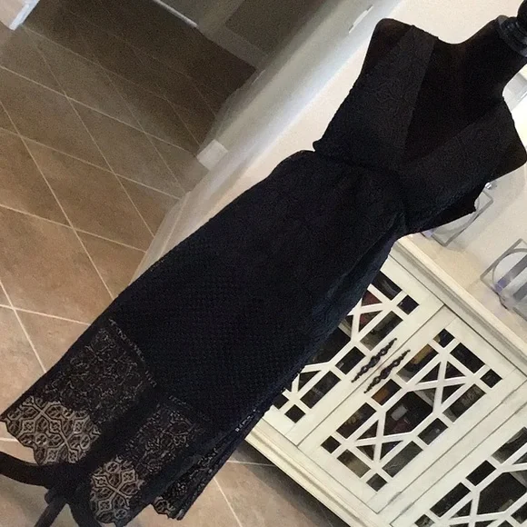 Joie | Dresses | Joie Side Zip Lace Dress V Neck Sleeveless Size 0 |  Poshmark